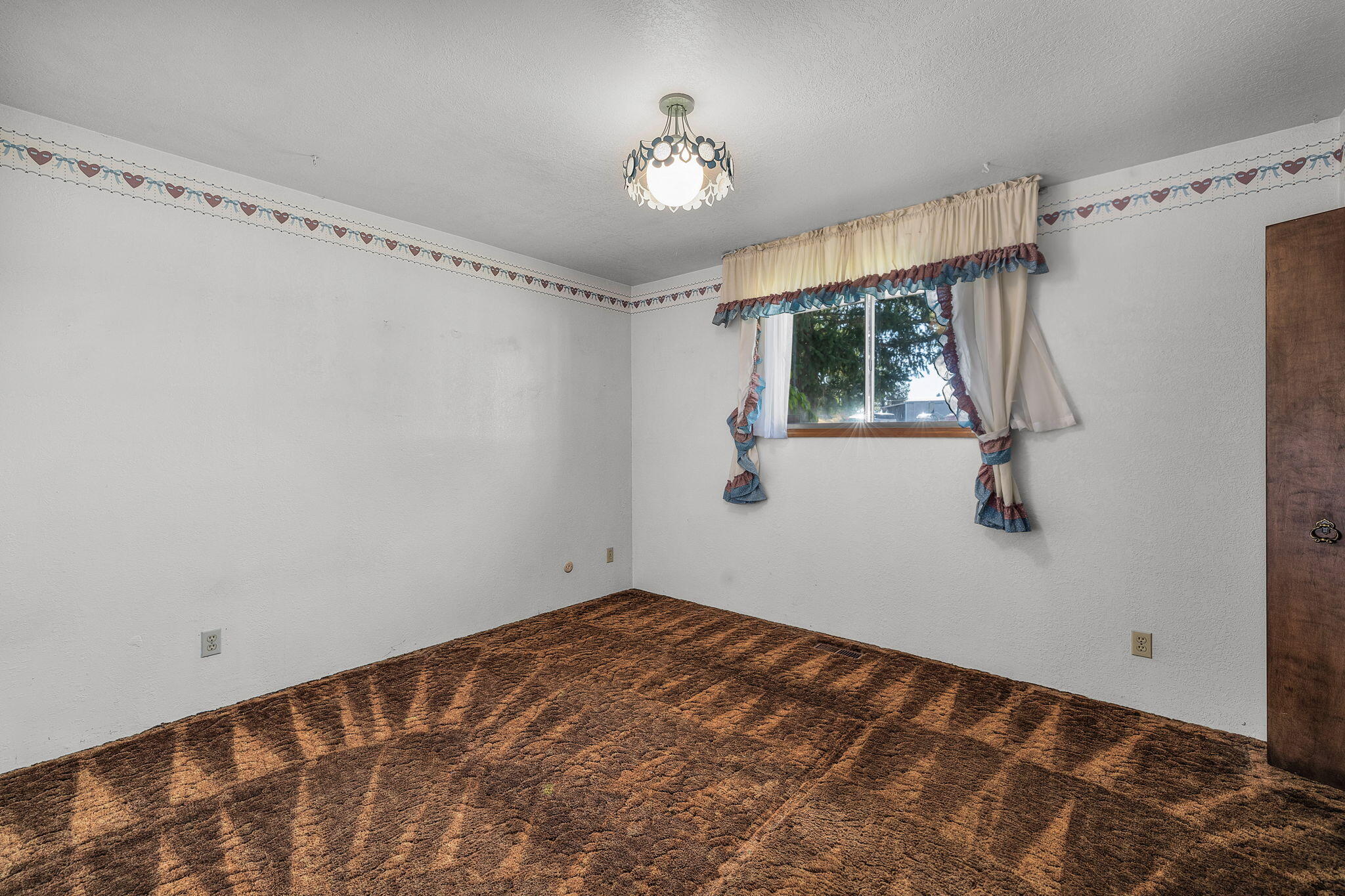 2752 Southwest Aaron Street Madras, OR 97741 - Photo 22 of 51 2024_10_05_2752_sw_aaron_St_madras-63