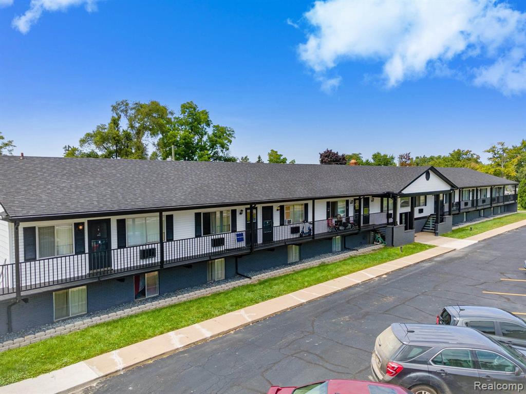 2475 South Commerce Road, Unit 10 Walled Lake, MI 48390 - Photo 7 of 31