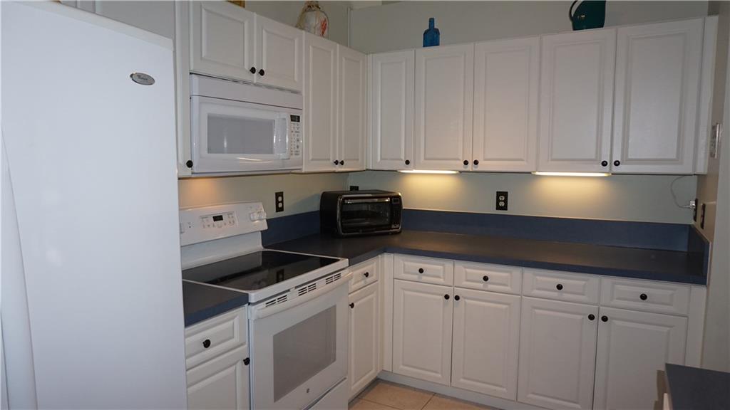 2484 Southwest Regency Road Stuart, FL 34997 - Photo 11 of 22 Gallery Image 11