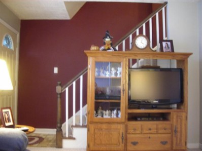 324 Beacon Place Munster, IN 46321 - Photo 4 of 10 a view of living room with furniture