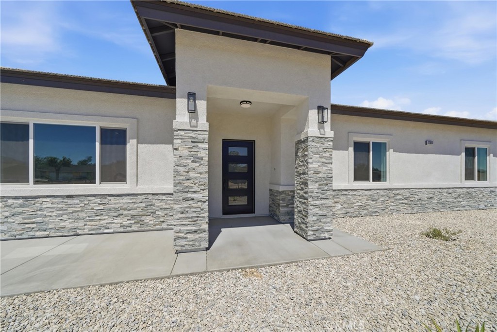 12658 Standing Bear Road Apple Valley, CA 92308 - Photo 14 of 39