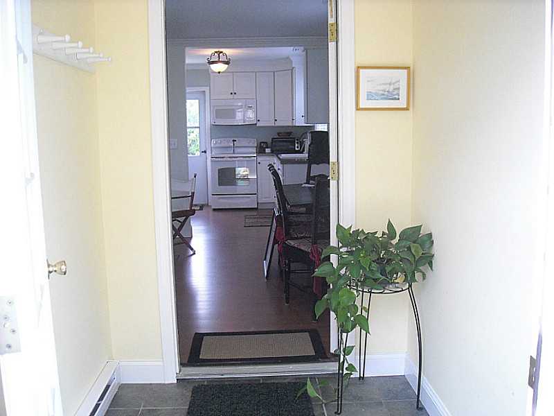 19 Ludlow Road Middletown, RI 02842 - Photo 3 of 23 Entry.