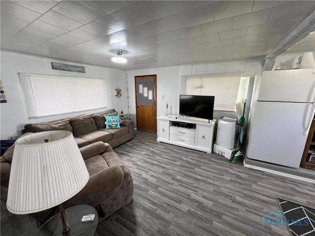 10119 West Locust Point Road Oak Harbor, OH 43449 - Photo 7 of 20 Gallery Image 7