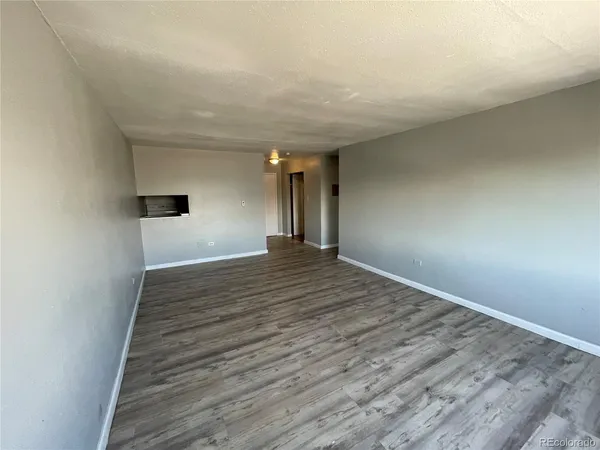 $795 | 1590 Clinton Street, Unit 203, Aurora, CO 80010