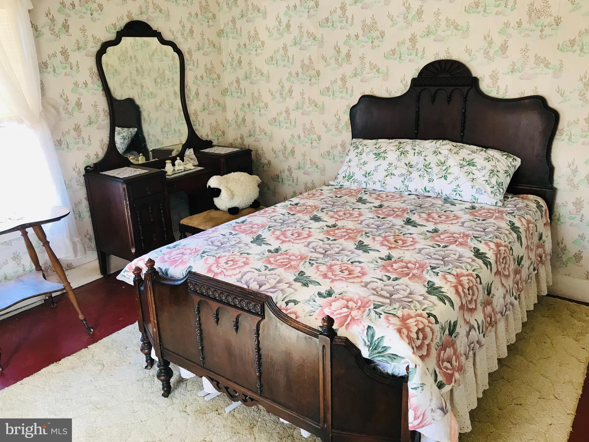 27591 Fairmount Road Westover, MD 21871 - Photo 17 of 23 Upstairs 15'x13' Bedroom 1