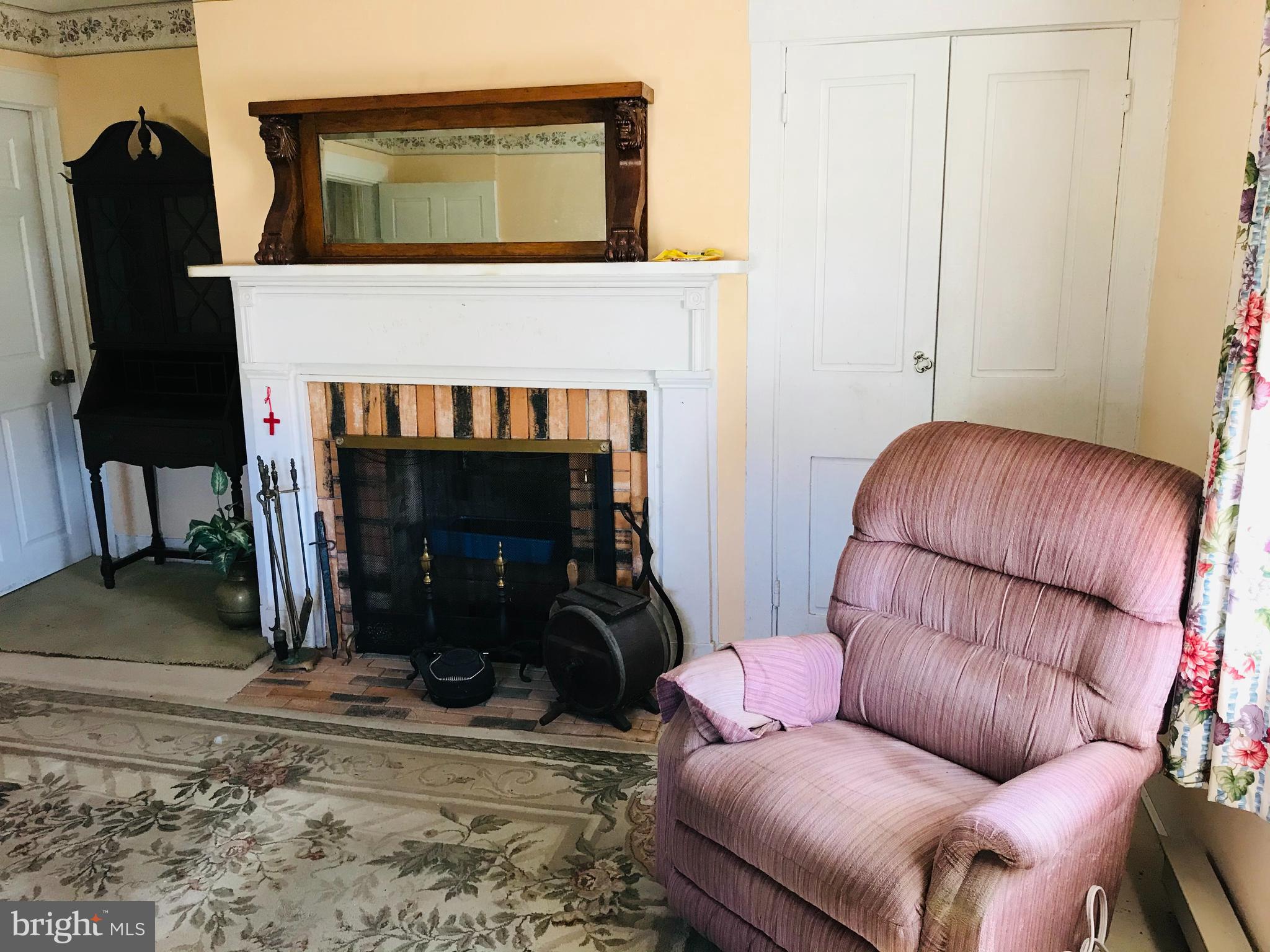 27591 Fairmount Road Westover, MD 21871 - Photo 4 of 23 Living Room was also used as a 1st Floor Bedroom