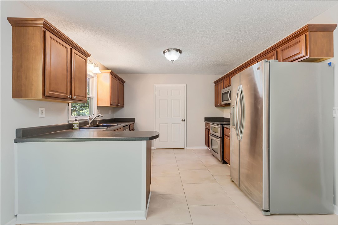 1658 Sequoya Way Seneca, SC 29672 - Photo 11 of 36 Gallery Image 11