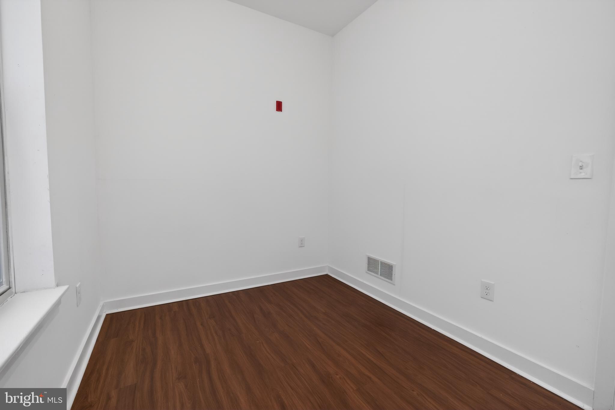 6040 Market Street, Unit 2 Philadelphia, PA 19139 - Photo 13 of 16 a room