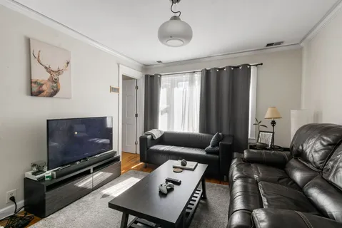 $665,000 | 2052 West Huron Street, Chicago, IL 60612