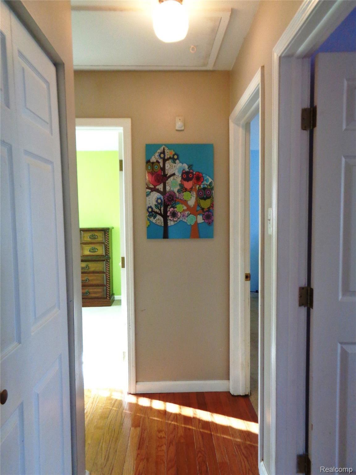 335 Red Oak Lane Rochester, MI 48307 - Photo 13 of 19 Hallway and Linen Closet