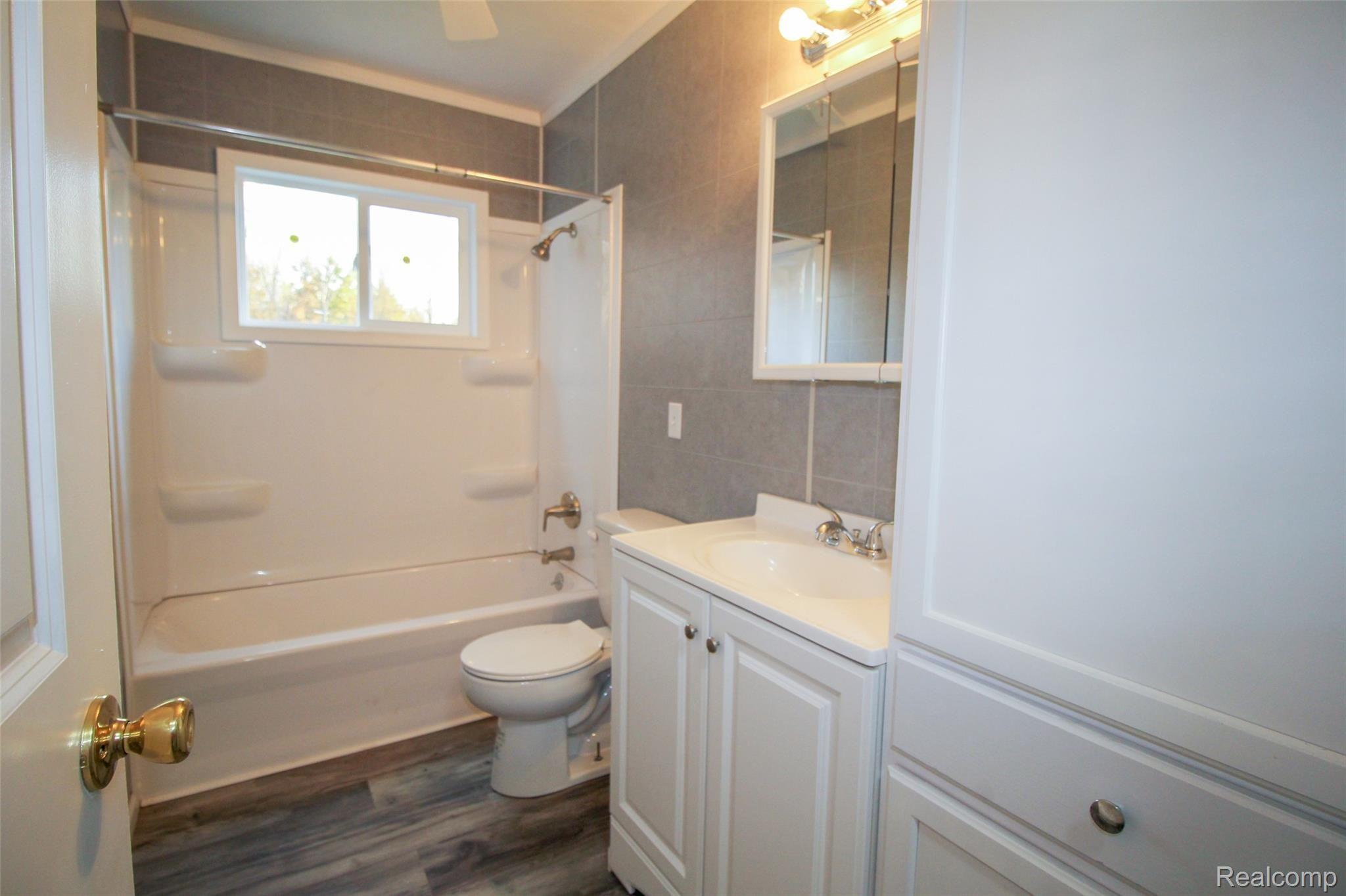 11425 Wilson Road Montrose, MI 48457 - Photo 10 of 28 10.JPG
