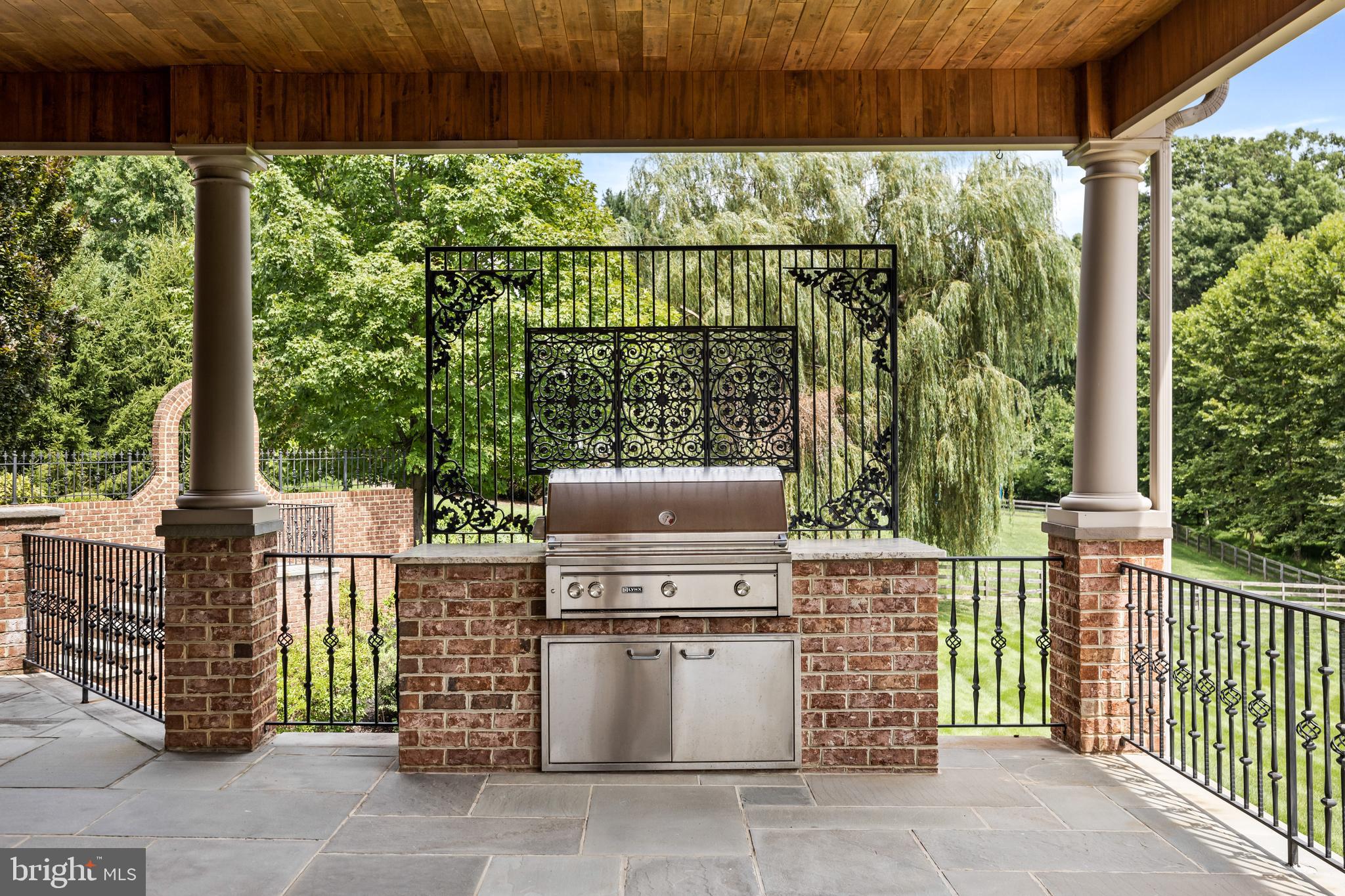 7 Ridge Farm Court Cockeysville, MD 21030 - Photo 108 of 116 Lynx Grill