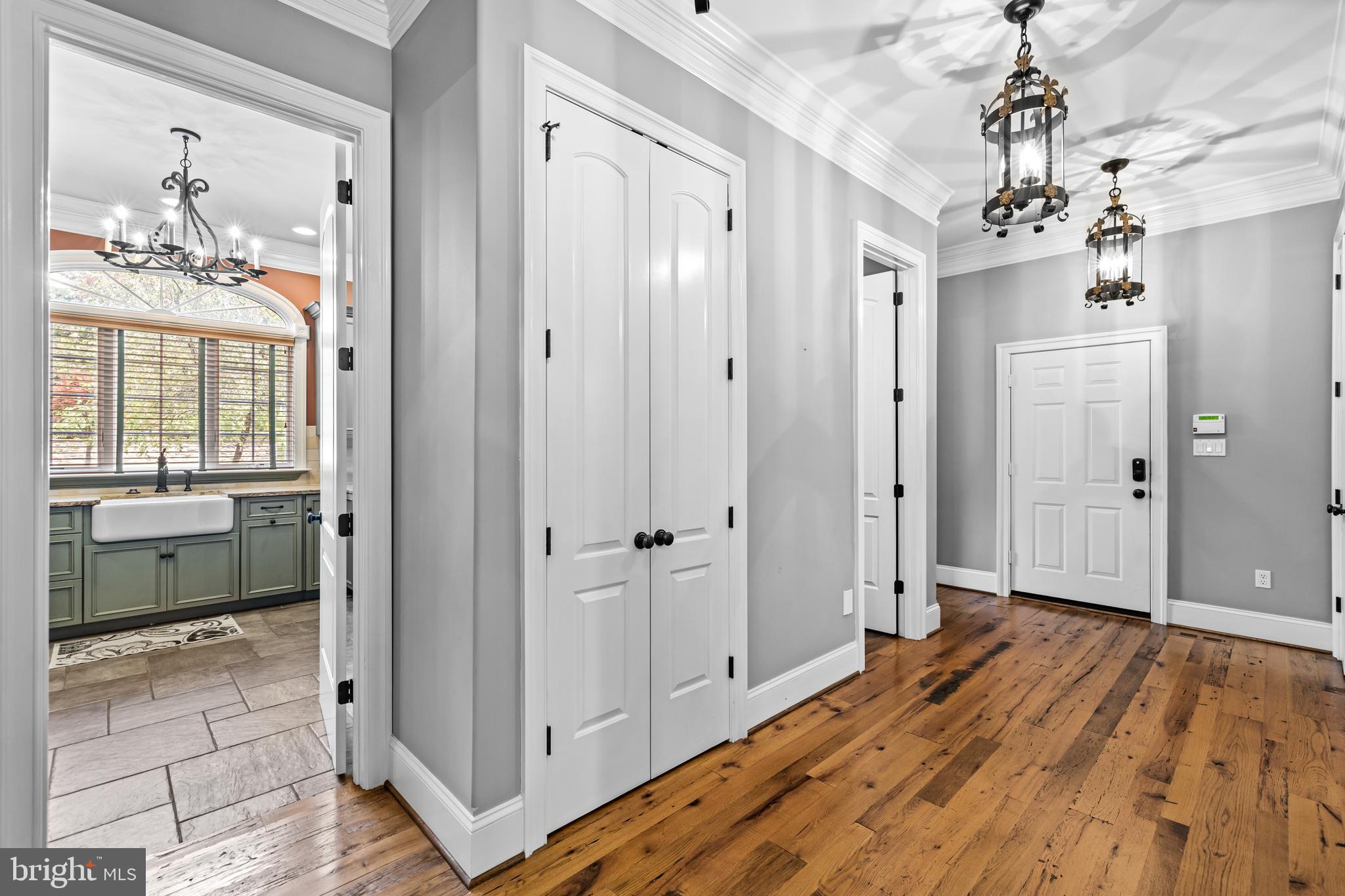7 Ridge Farm Court Cockeysville, MD 21030 - Photo 16 of 116 Hallway