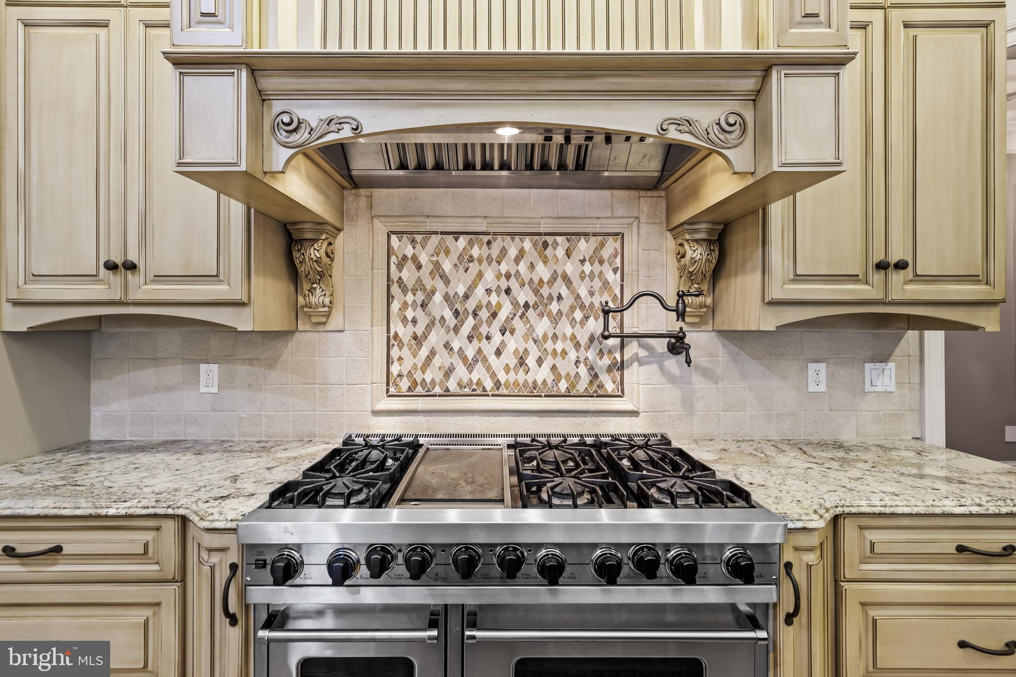 7 Ridge Farm Court Cockeysville, MD 21030 - Photo 23 of 116 Viking Oven with pot filler