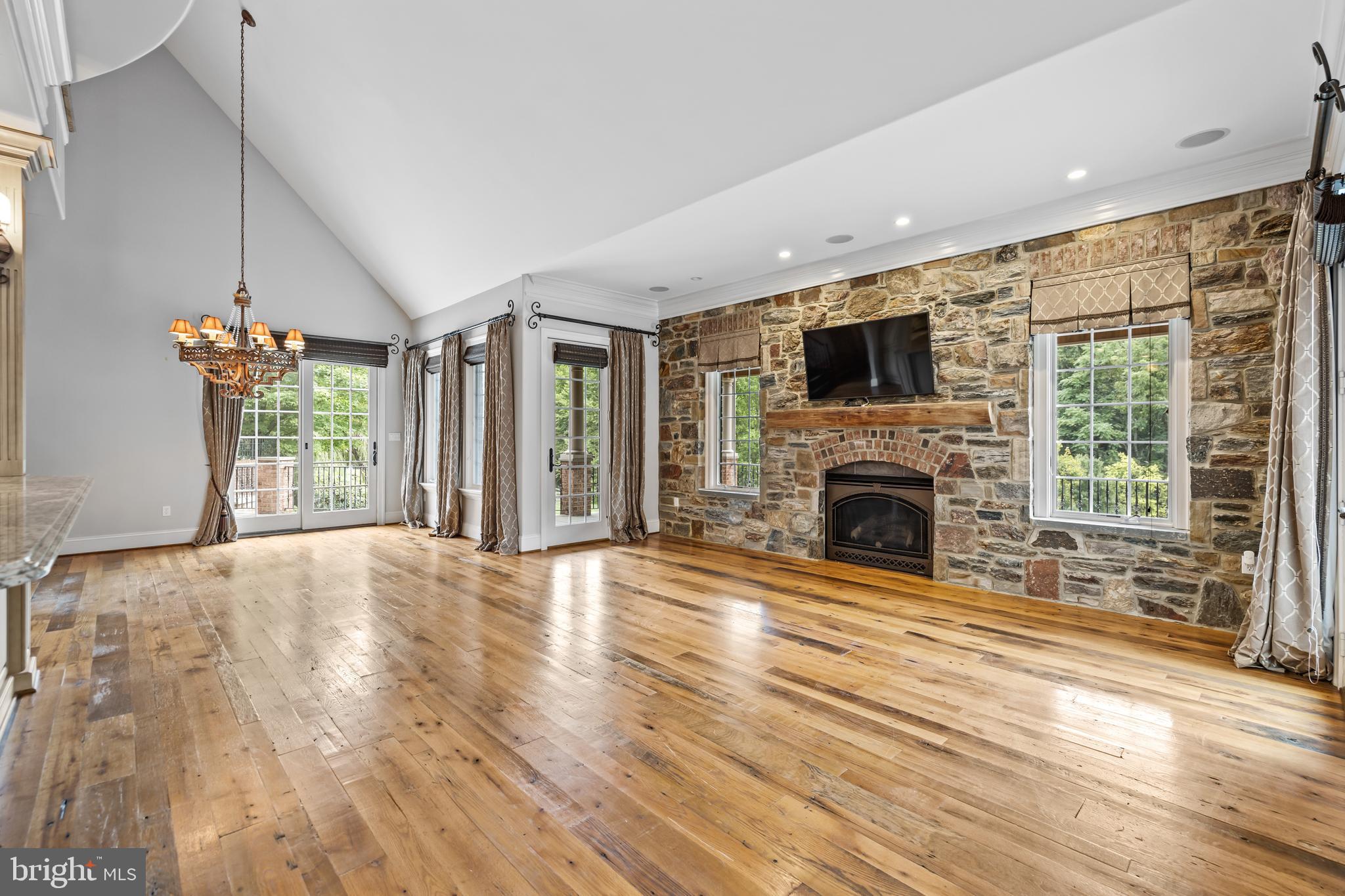 7 Ridge Farm Court Cockeysville, MD 21030 - Photo 26 of 116 Breakfast room and family room