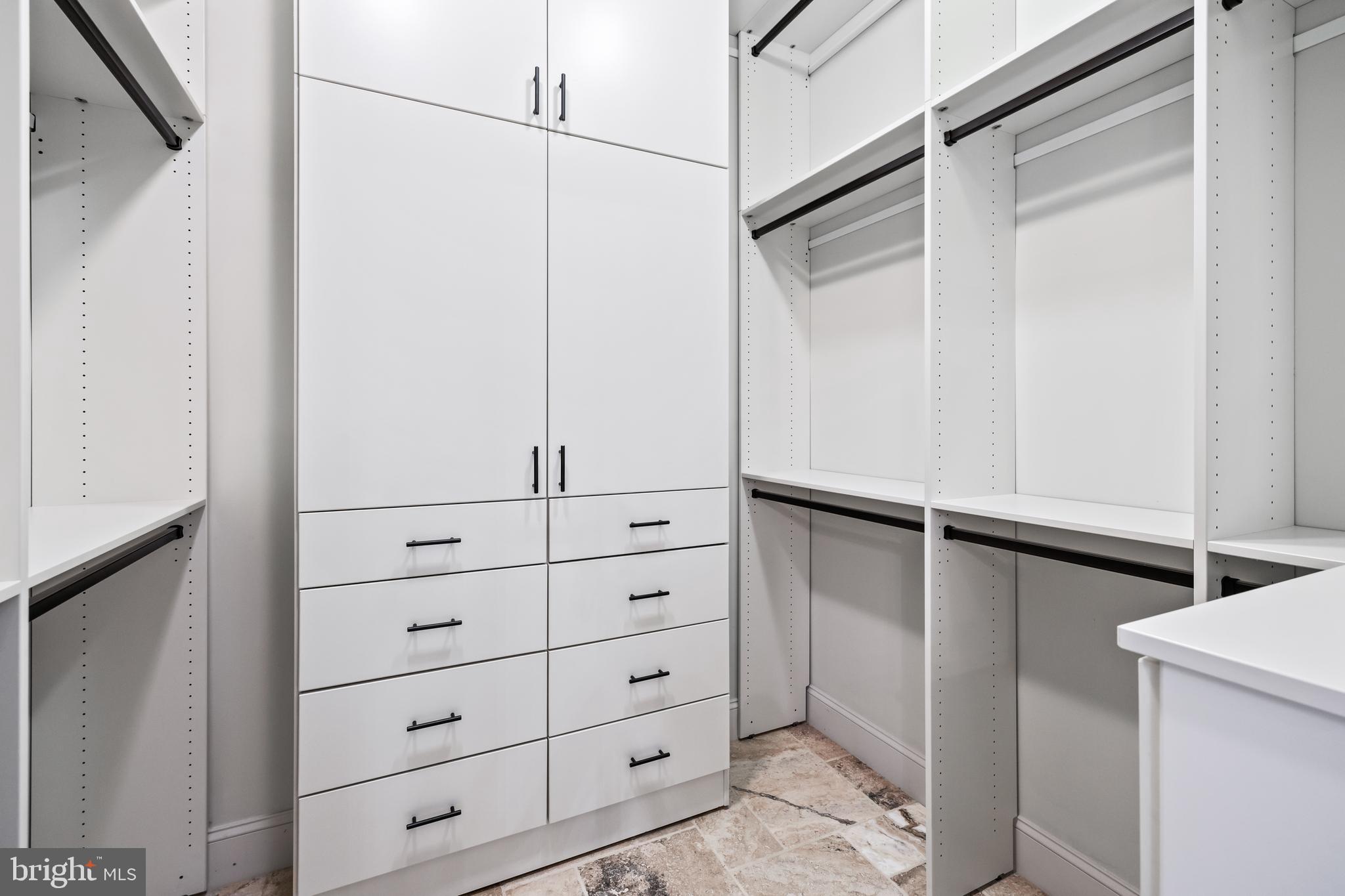 7 Ridge Farm Court Cockeysville, MD 21030 - Photo 47 of 116 Walk in Primary closet