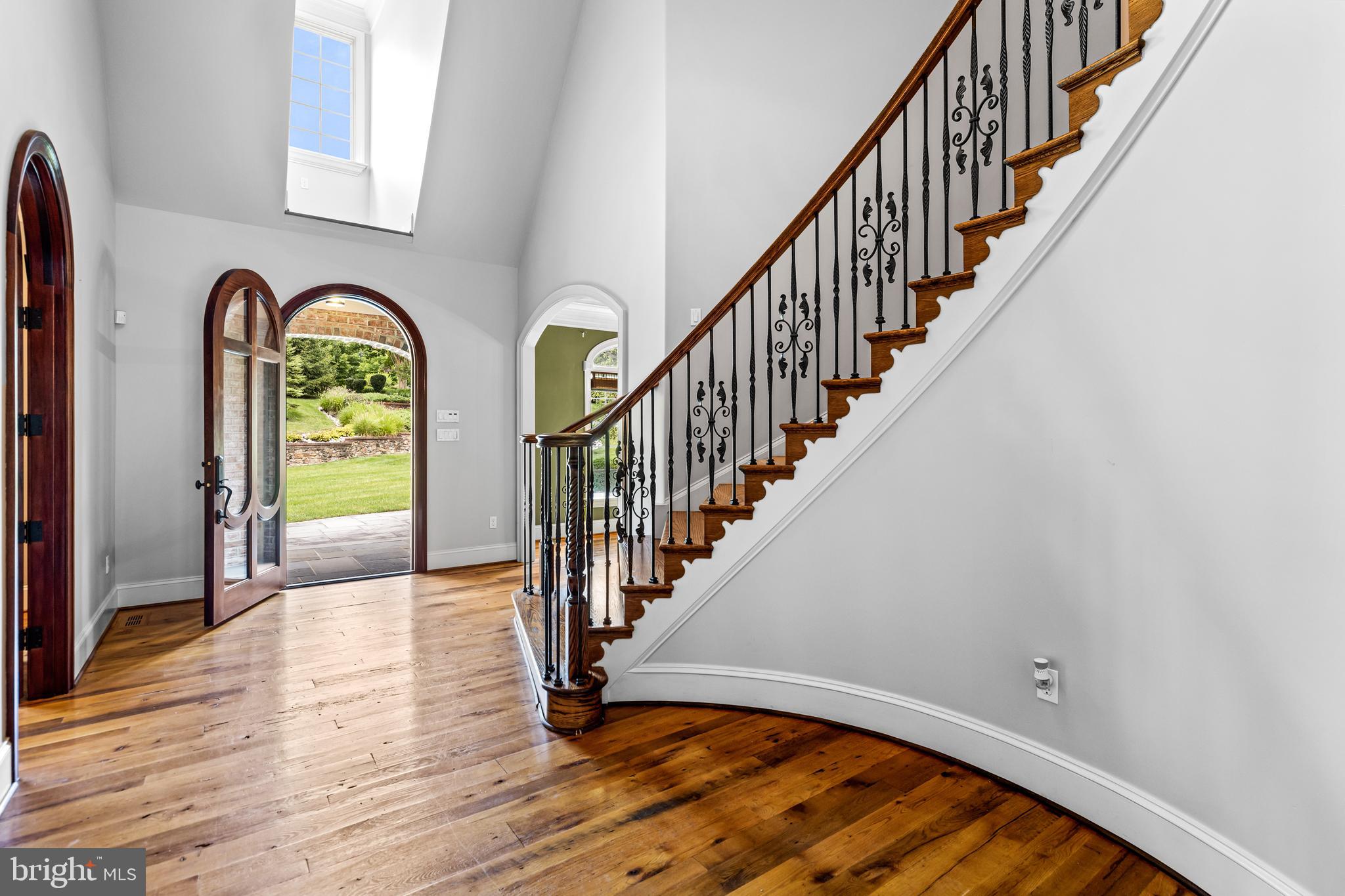 7 Ridge Farm Court Cockeysville, MD 21030 - Photo 8 of 116 Foyer