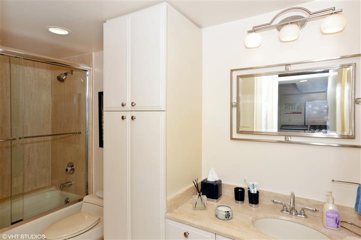 100 Southeast 5th Avenue, Unit 309 Boca Raton, FL 33432 - Photo 11 of 16 Guest Bath