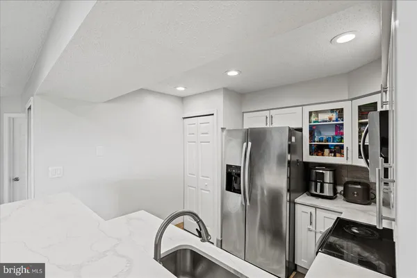 $2,975 | 6000 F Mersey Oaks Way, Alexandria, VA 22315