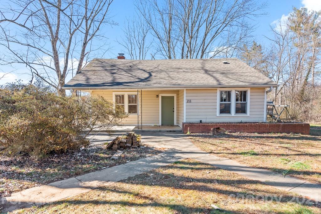 211 Lower Edgewood Road Asheville, NC 28715 - Photo 1 of 16 Gallery Image 1