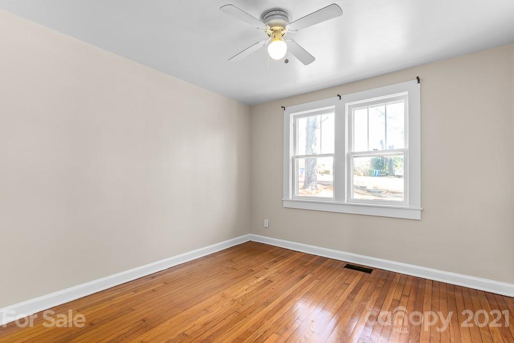211 Lower Edgewood Road Asheville, NC 28715 - Photo 12 of 16 Gallery Image 12
