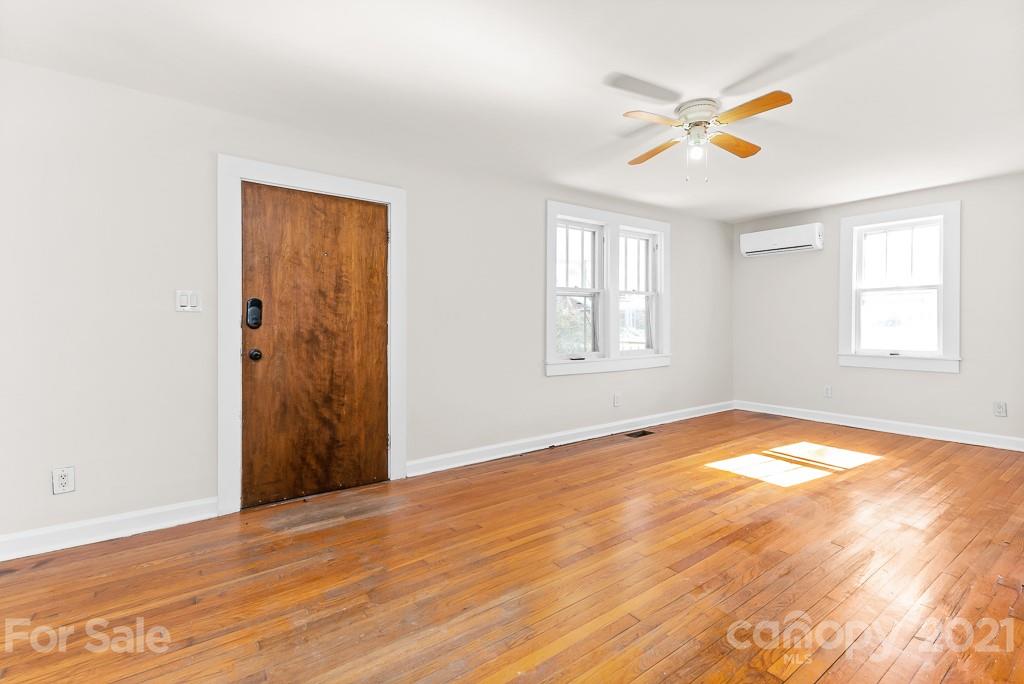 211 Lower Edgewood Road Asheville, NC 28715 - Photo 5 of 16 Gallery Image 5