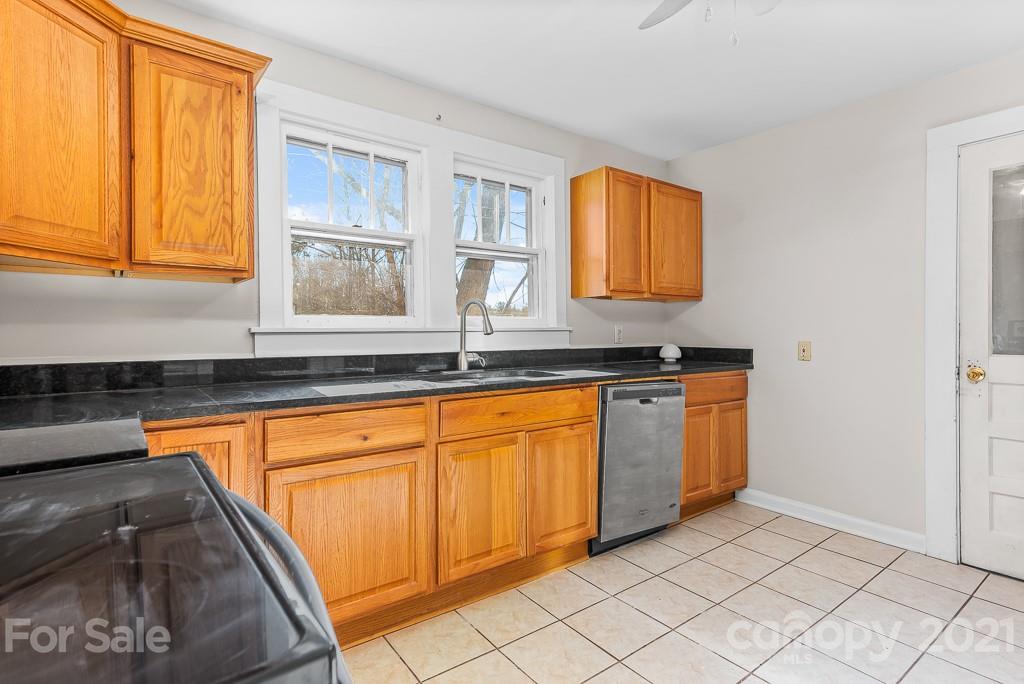 211 Lower Edgewood Road Asheville, NC 28715 - Photo 10 of 16 Gallery Image 10