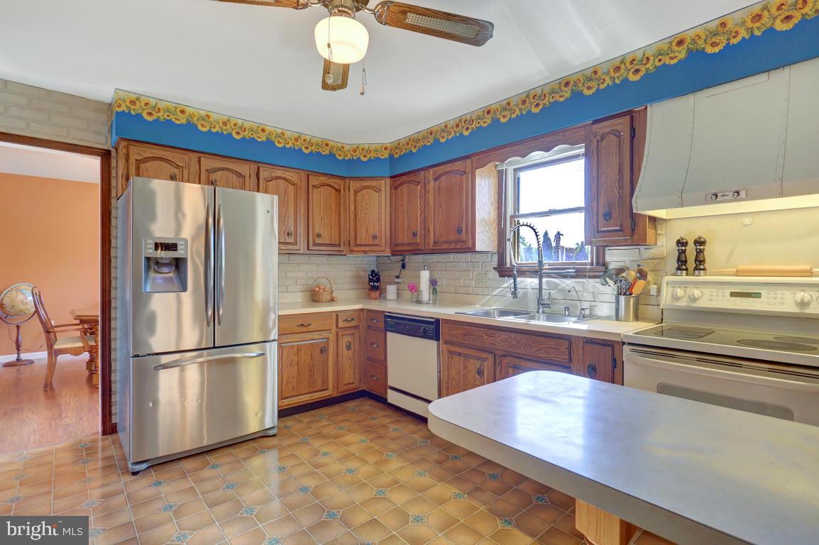 730 West Brubaker Valley Road Lititz, PA 17543 - Photo 12 of 26 Gallery Image 12