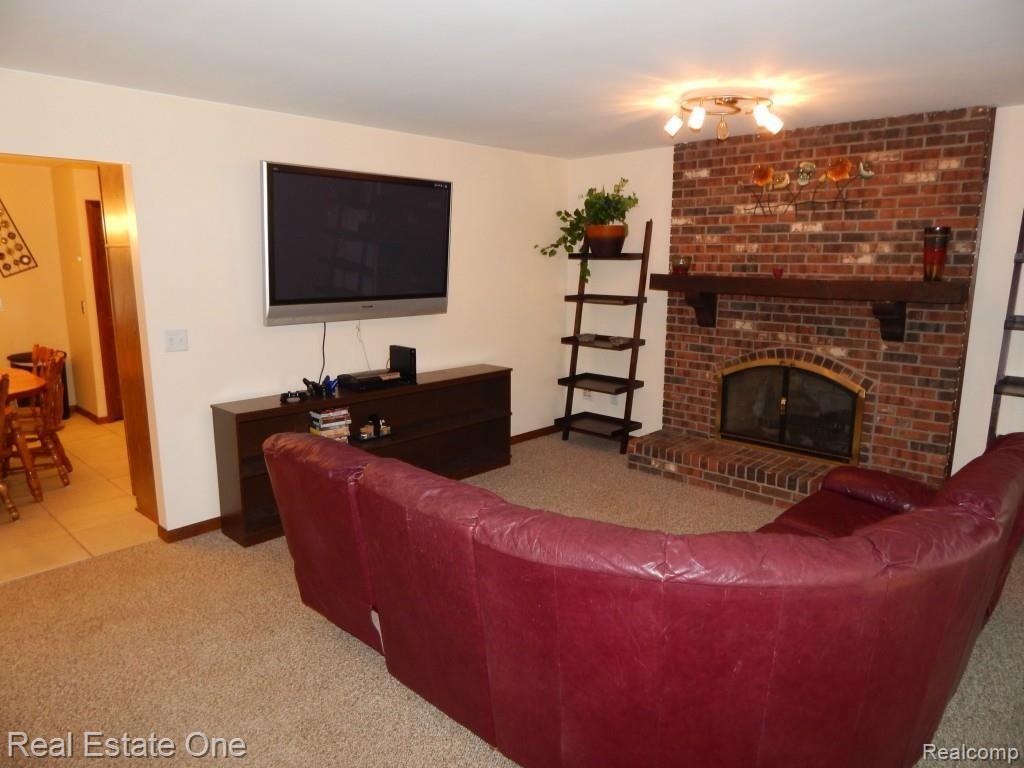 10509 Culver Road Brighton, MI 48114 - Photo 13 of 41 Family Room