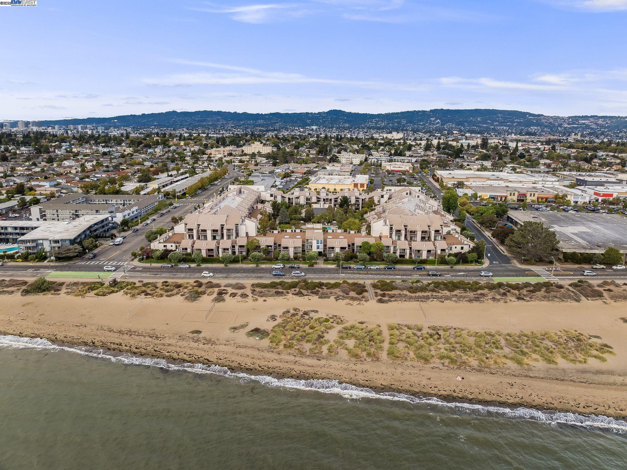 2101 Shore Line Drive, Unit 233 Alameda, CA 94501 - Photo 44 of 47 a view of an ocean and city