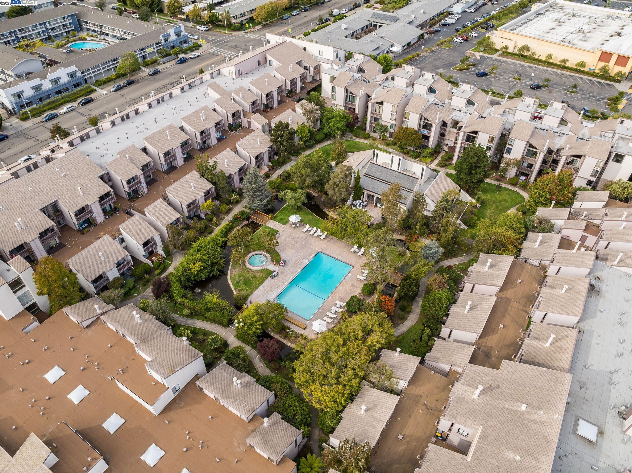 2101 Shore Line Drive, Unit 233 Alameda, CA 94501 - Photo 45 of 47 an aerial view of a city