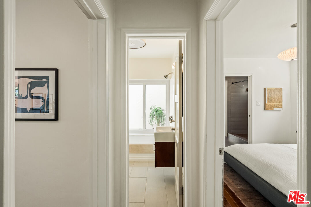7406 Earldom Avenue Playa del Rey, CA 90293 - Photo 20 of 61 a en suite bathroom with a sink