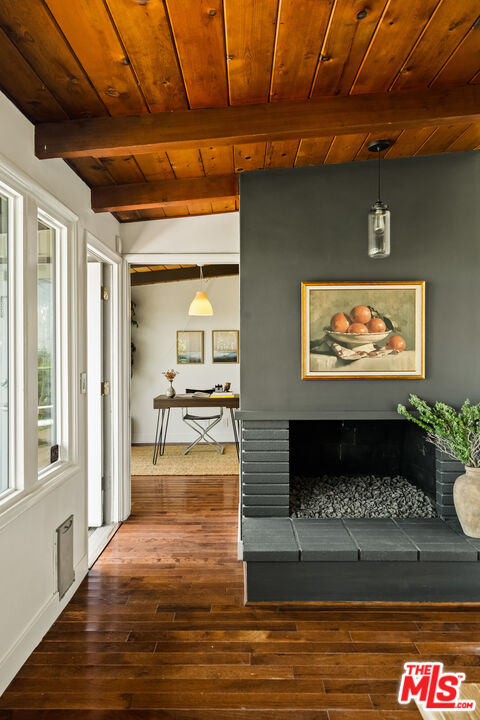 7406 Earldom Avenue Playa del Rey, CA 90293 - Photo 47 of 61 a living room with fireplace furniture and a flat screen tv