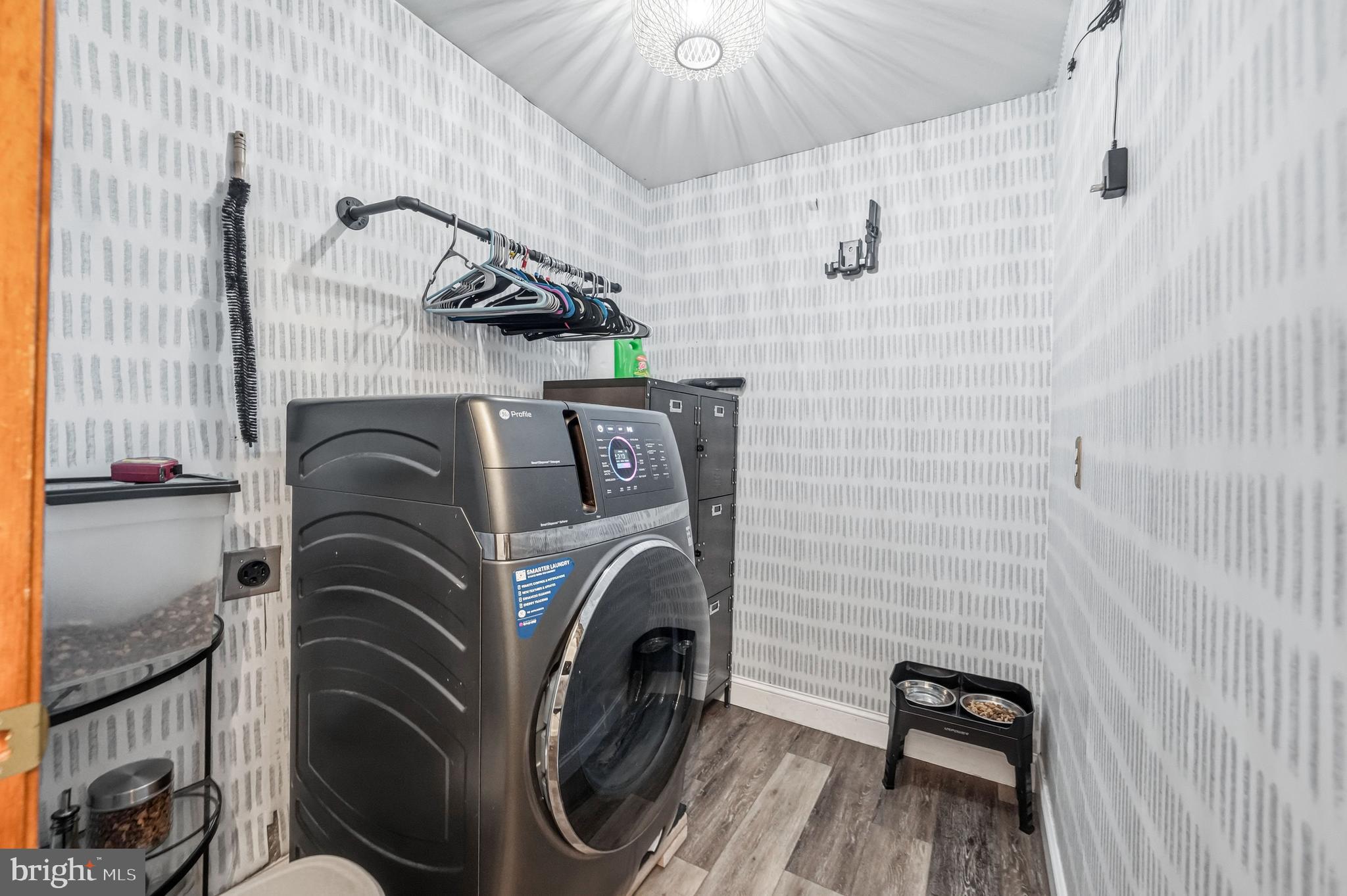 705 Garden Road Pittsgrove, NJ 08318 - Photo 42 of 72 a utility room with dryer and washer