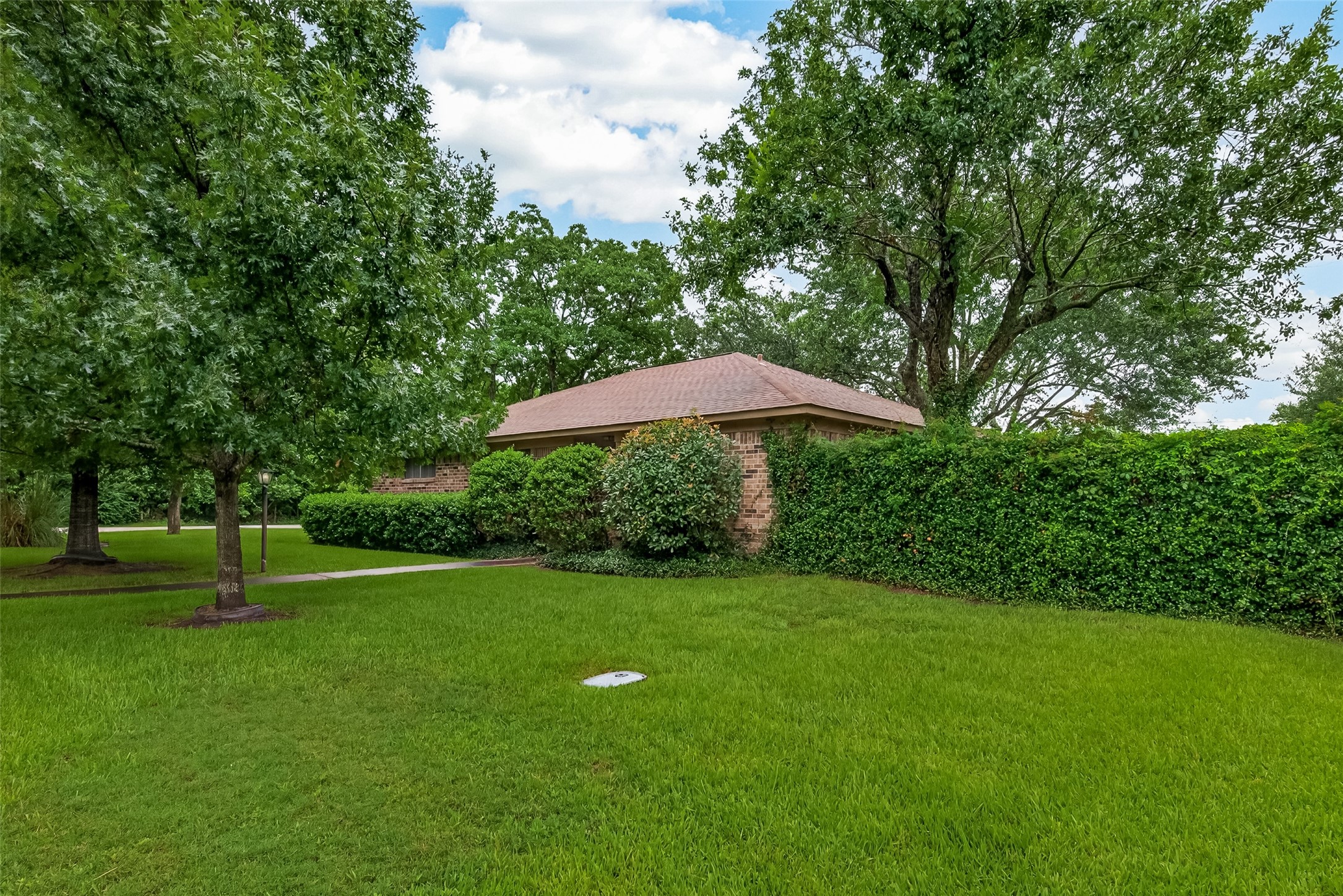 605 Julie Lane Highlands, TX 77562 - Photo 2 of 38