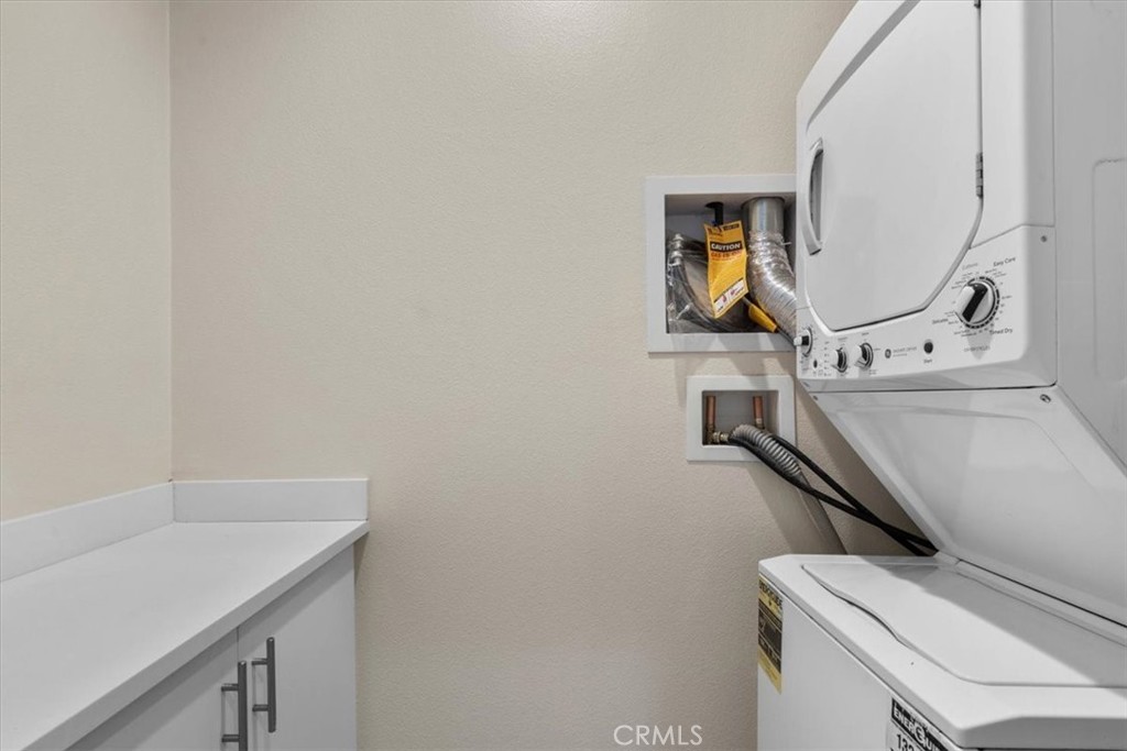 726 Central Avenue Upland, CA 91786 - Photo 19 of 42 a utility room with dryer and washer