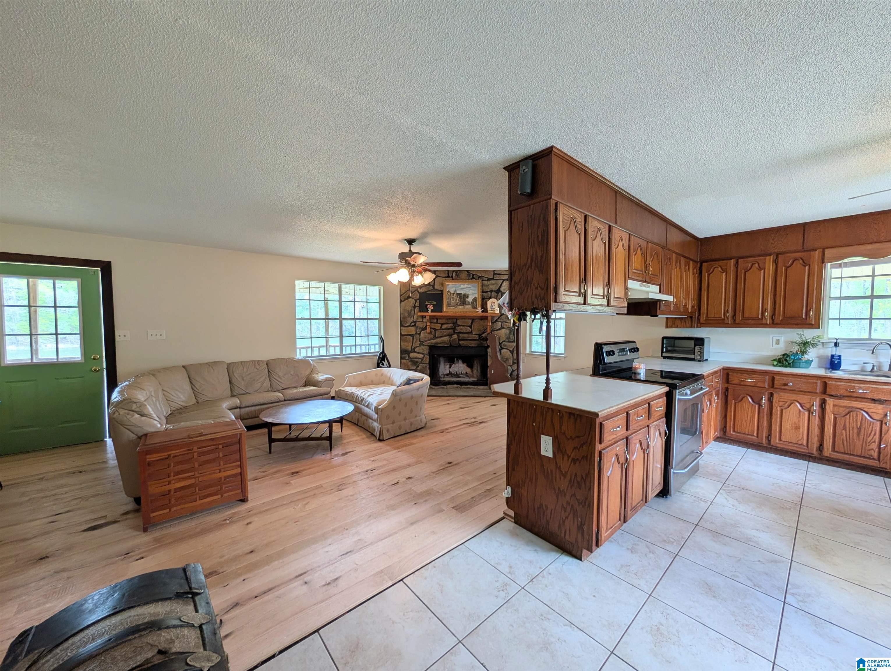 298 Barnes Road Bessemer, AL 35023 - Photo 5 of 42
