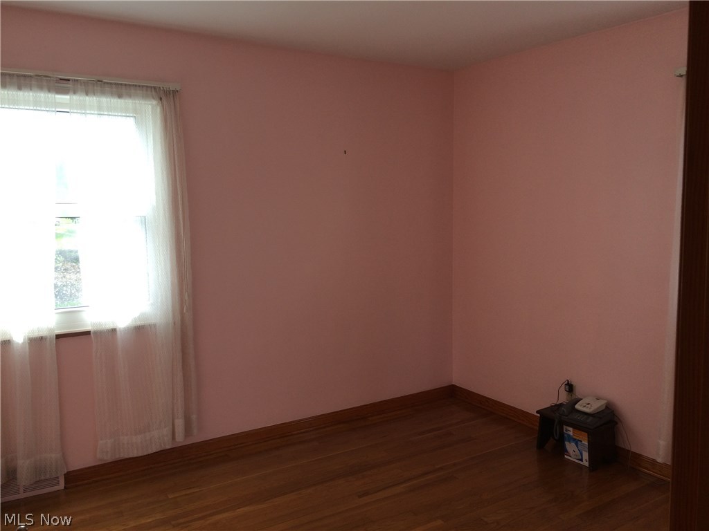 6121 Manchester Road Parma, OH 44129 - Photo 8 of 19