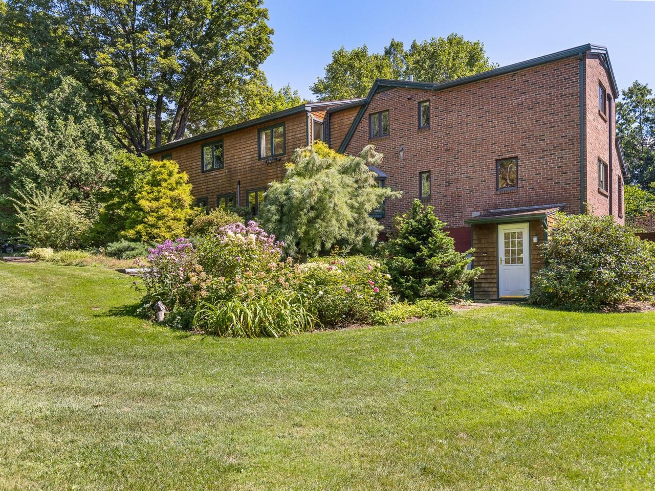 106 Ledge Road Burlington, VT 05401 - Photo 53 of 54 Gallery Image 53
