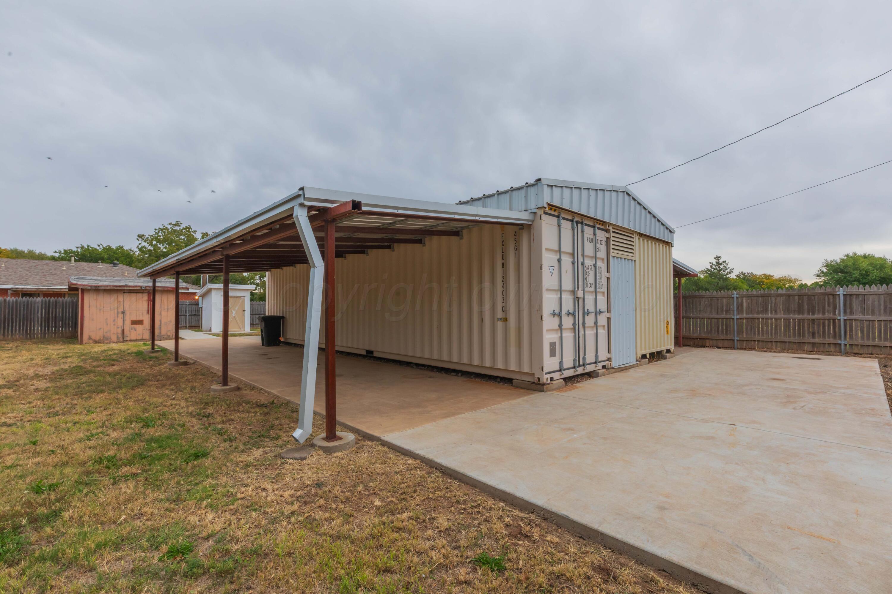 4221 Arden Road Amarillo, TX 79110 - Photo 42 of 50 a backyard of a house with lots of green space