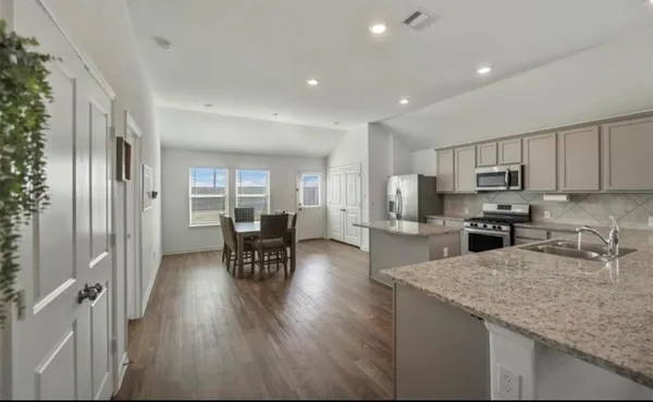 $2,150 | 3011 Azalea Point, Fulshear, TX 77423