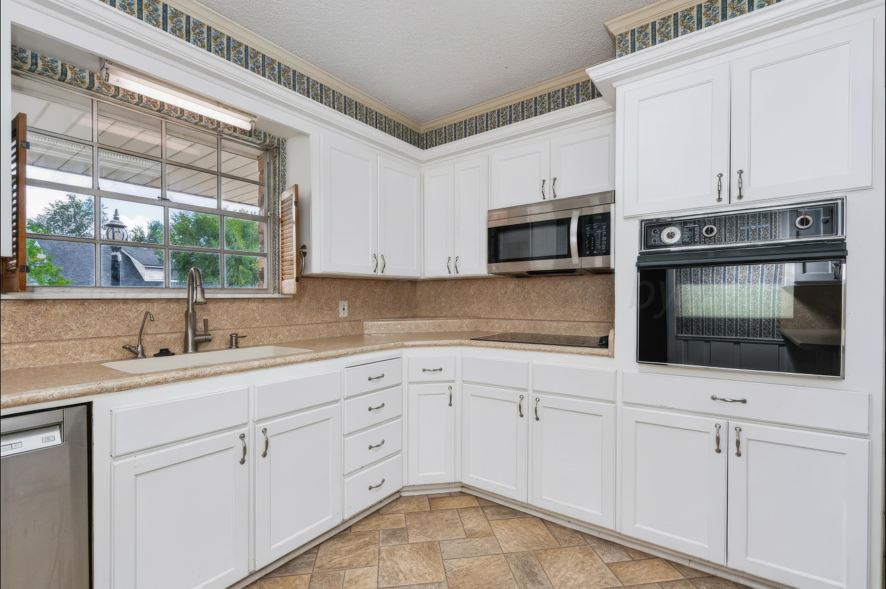 6104 Dreyfuss Road Amarillo, TX 79106 - Photo 10 of 47 6104 Dreyfuss Pre Edit-00963