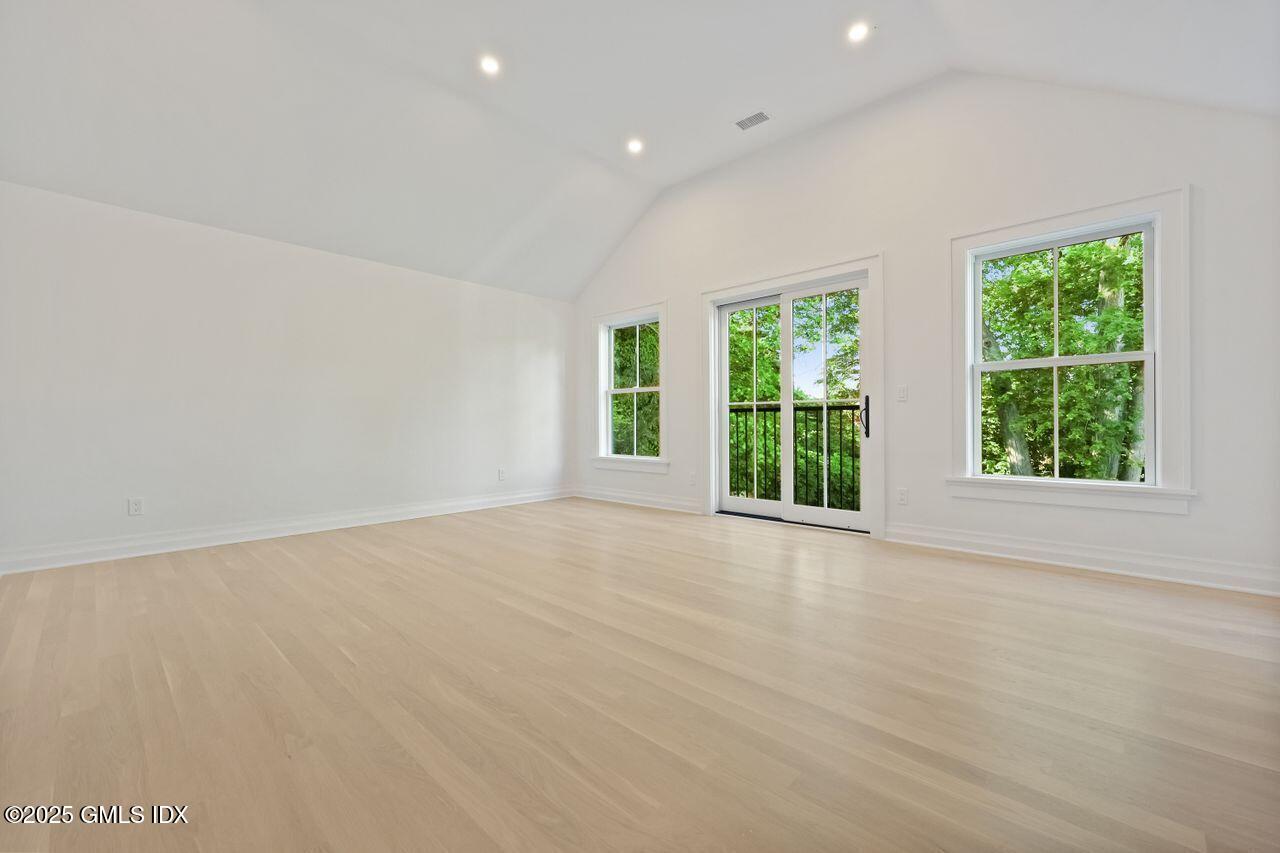 30 Crescent Road Riverside, CT 06878 - Photo 18 of 39 Primary Bedroom