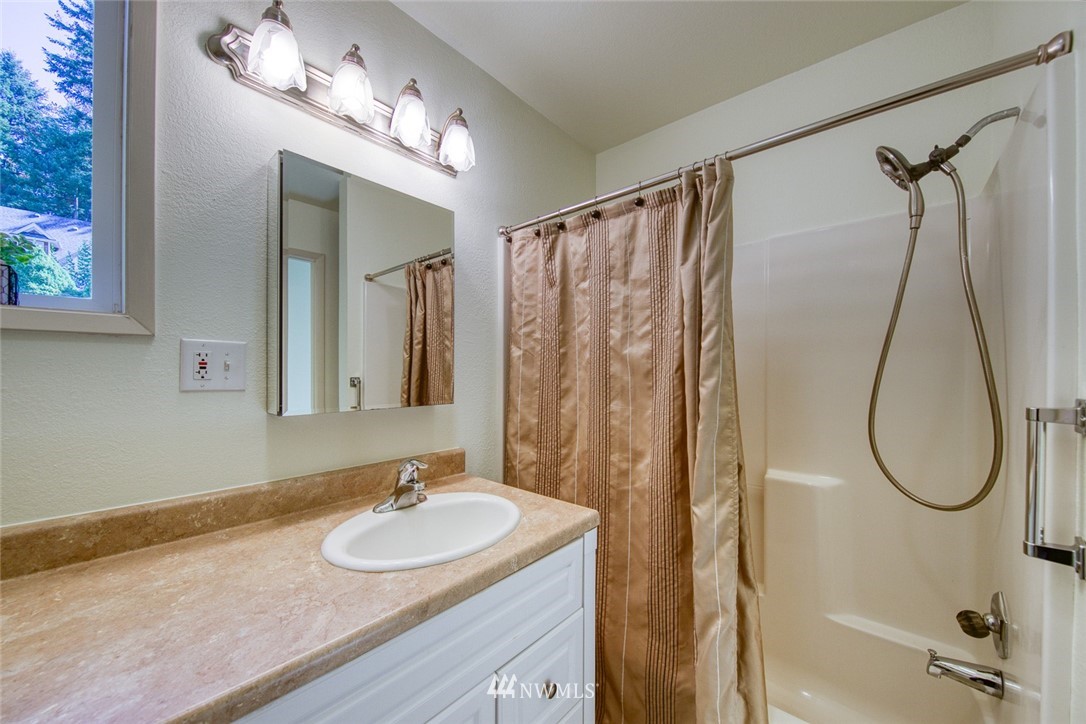 4420 Petersville Road Northeast Bremerton, WA 98310 - Photo 27 of 31 Gallery Image 27