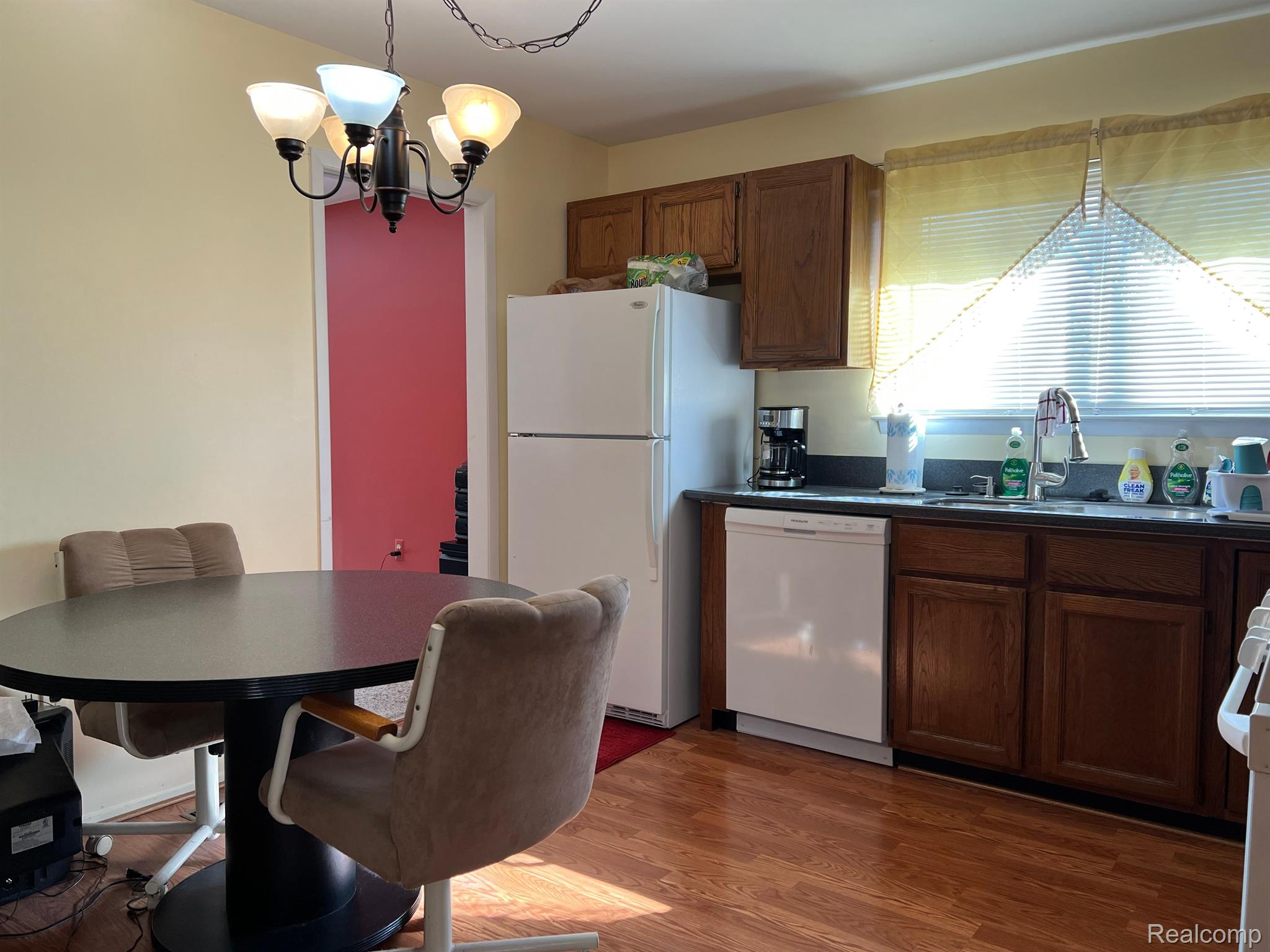 44057 Hanford Road Canton, MI 48187 - Photo 11 of 32 Kitchen