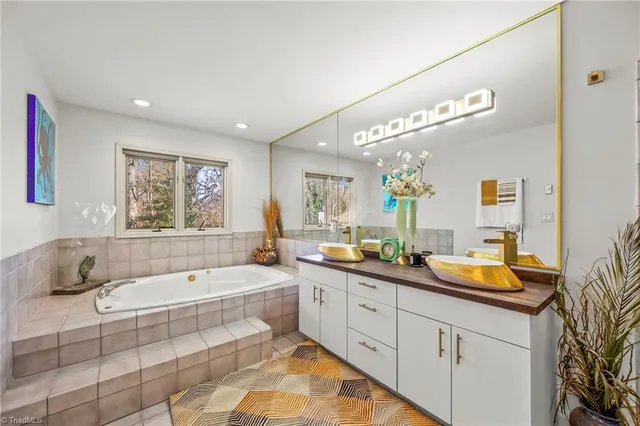 $685,000 | 910 Idlewilde Heath Court, Winston-Salem, NC 27106