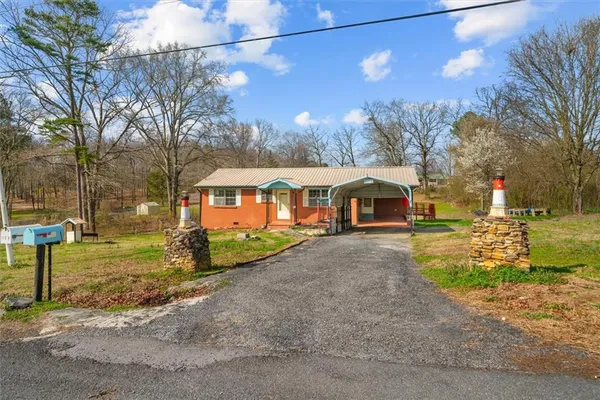 a view of a yard in front of a house