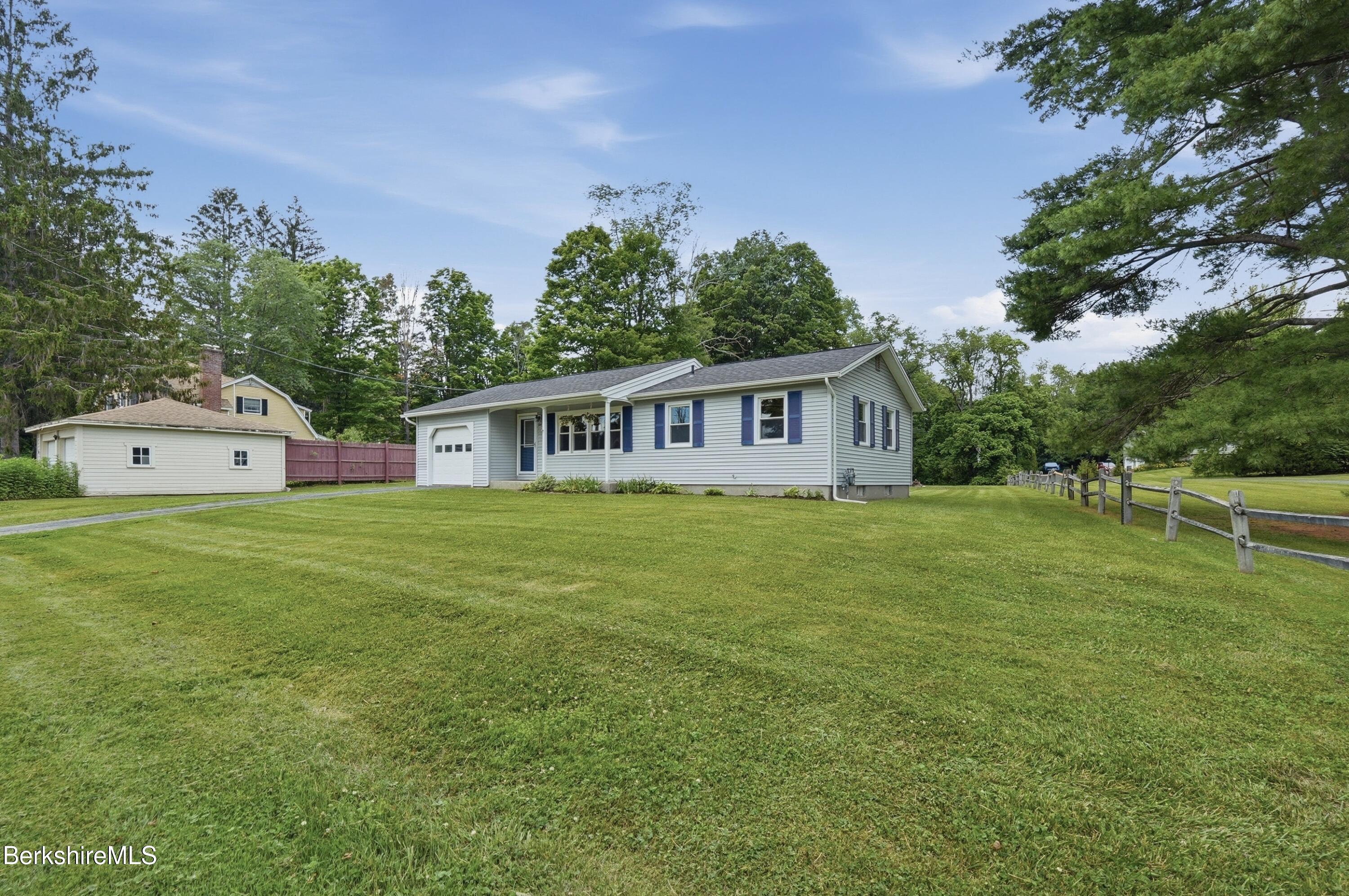 184 Melbourne Road Pittsfield, MA 01201 - Photo 2 of 36 Exterior Front