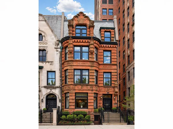 $3,600,000 | 75 East Elm Street, Chicago, IL 60611