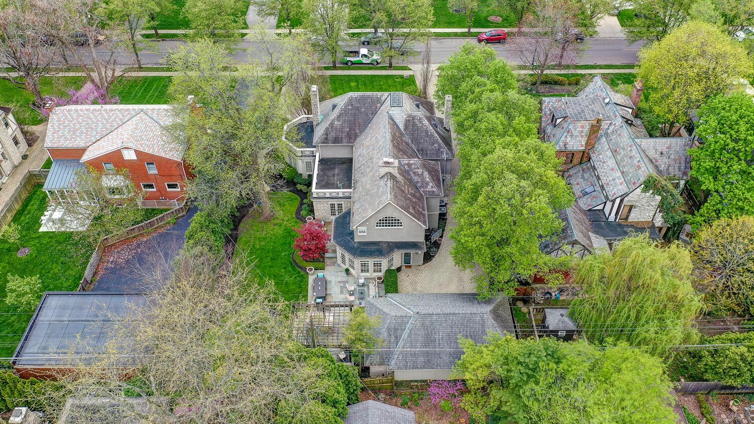 2252 Tremont Road Columbus, OH 43221 - Photo 93 of 97 50035945-005_web